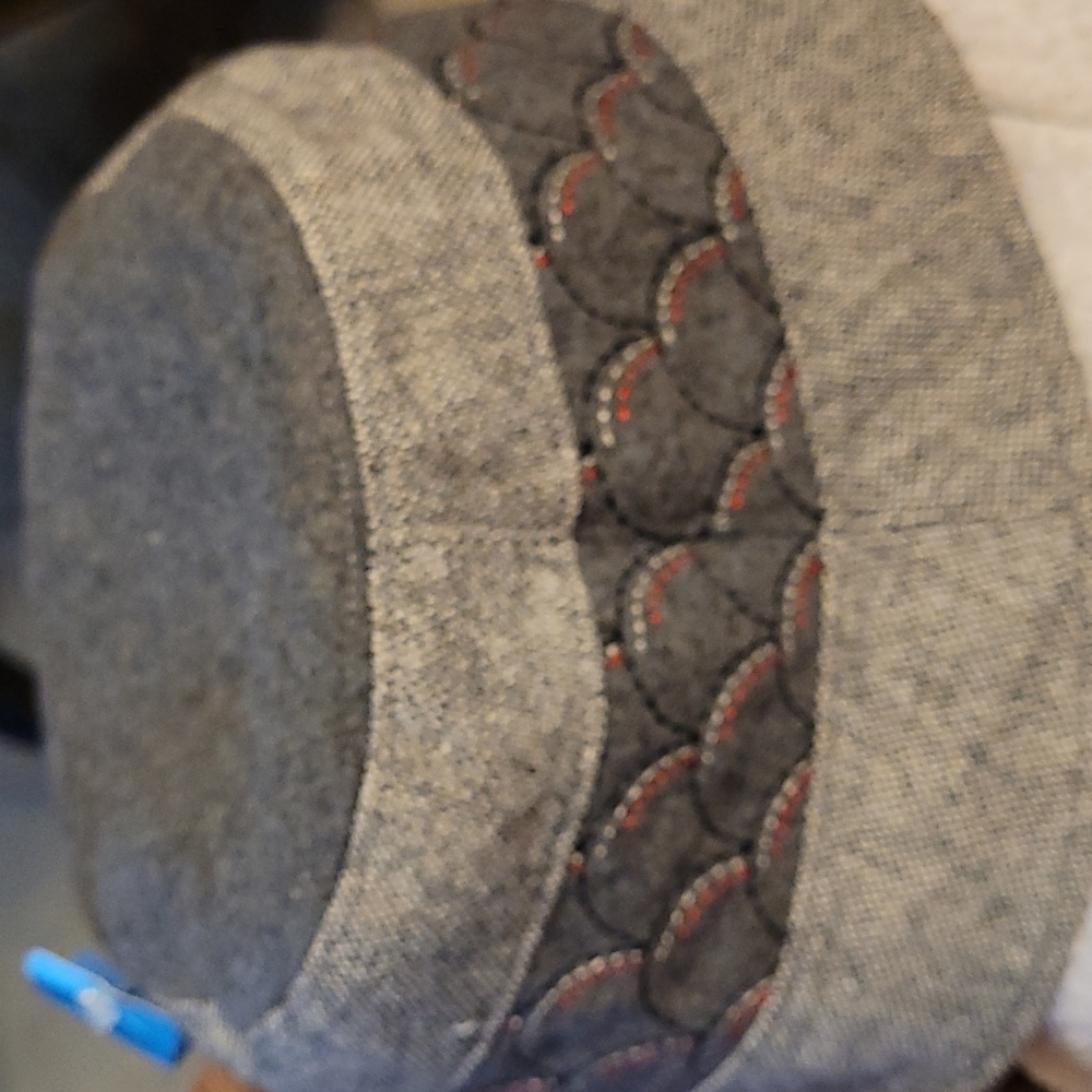 Hat - Picture 3 of 3